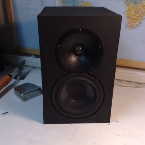 AW-6i kaiuttimien rakenteleua McIce HTPC projektiin