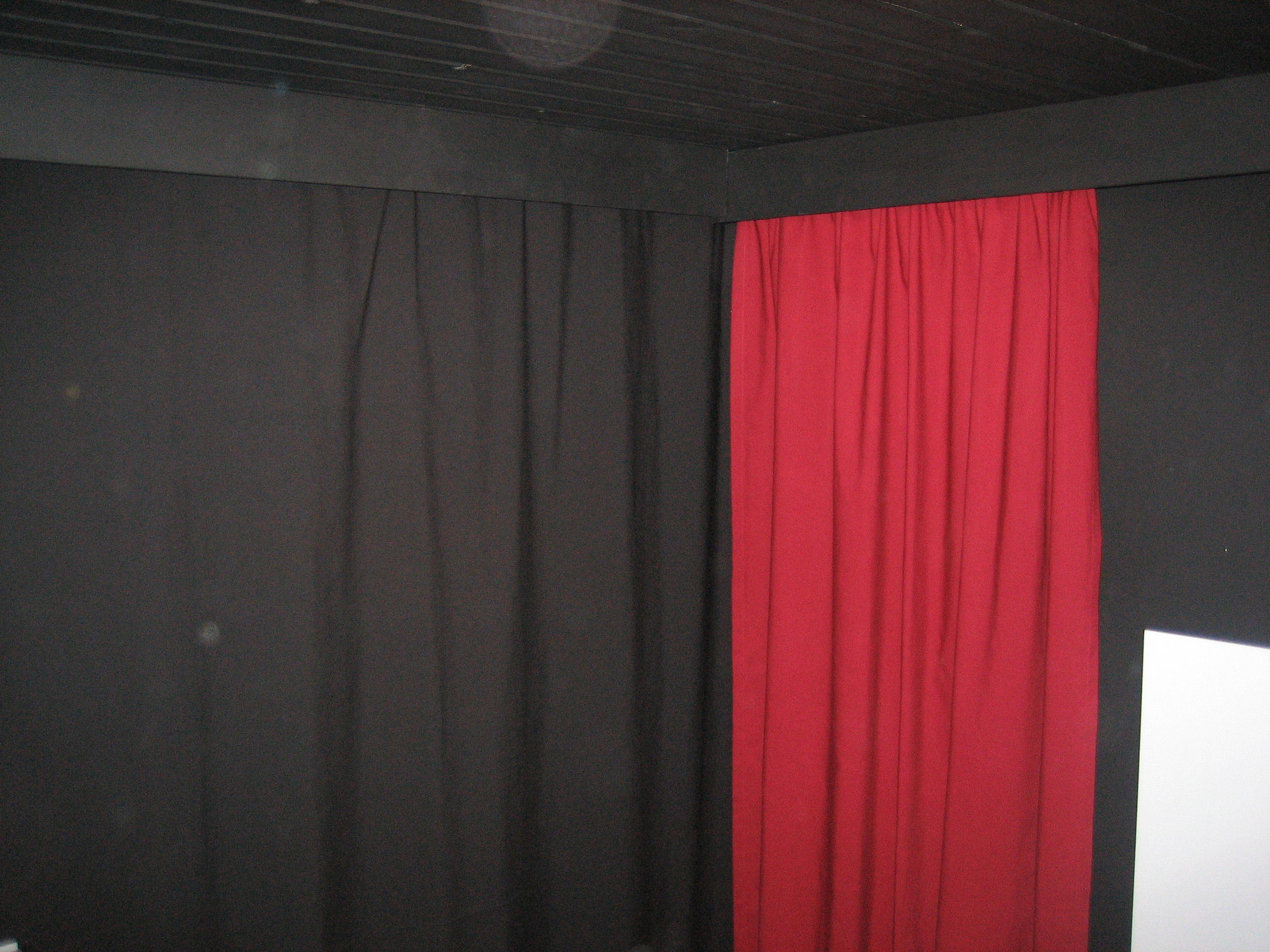 10 m2 leffahuone - ovinurkkaus