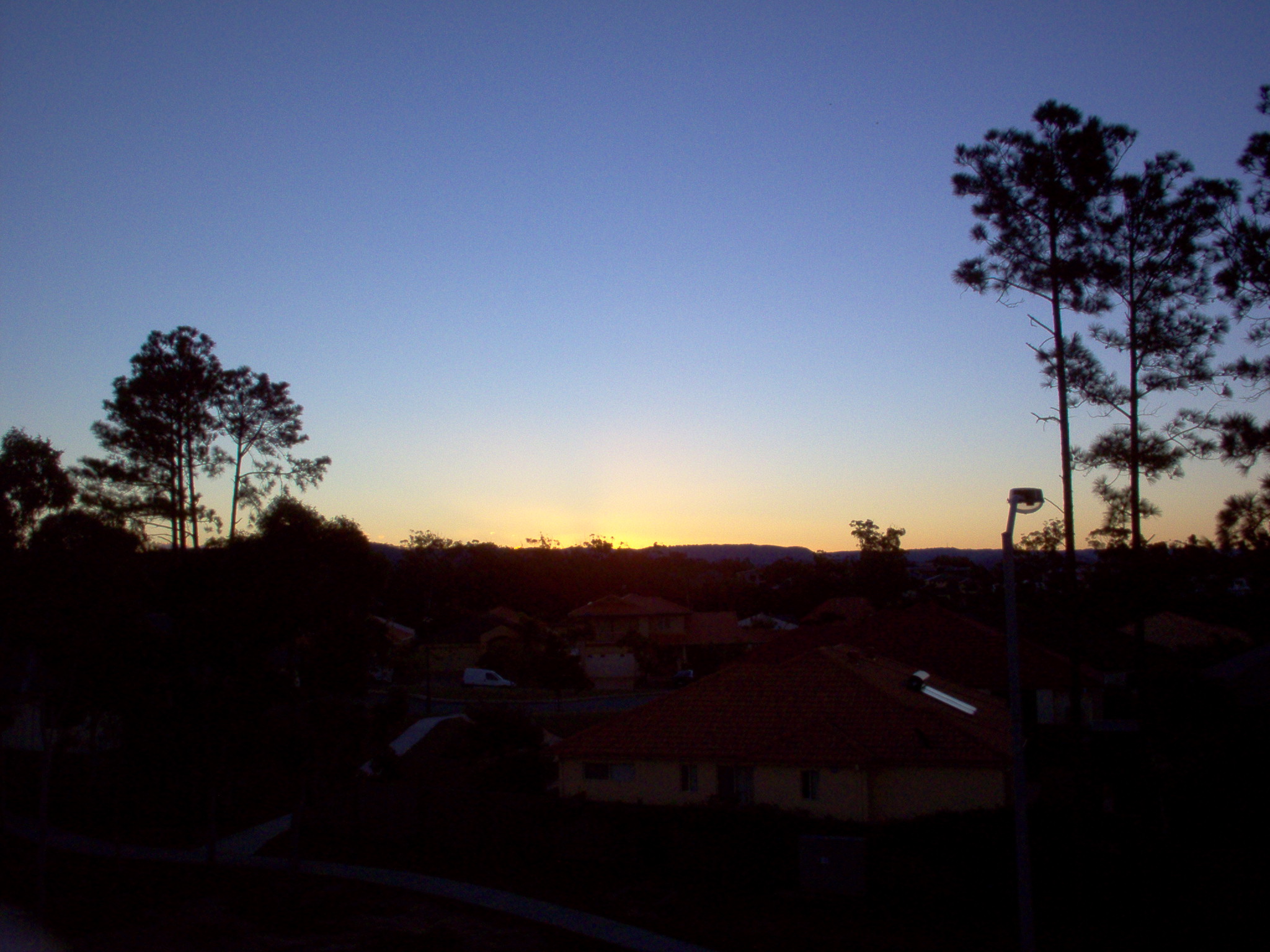 Auringonlasku parvekkeelta