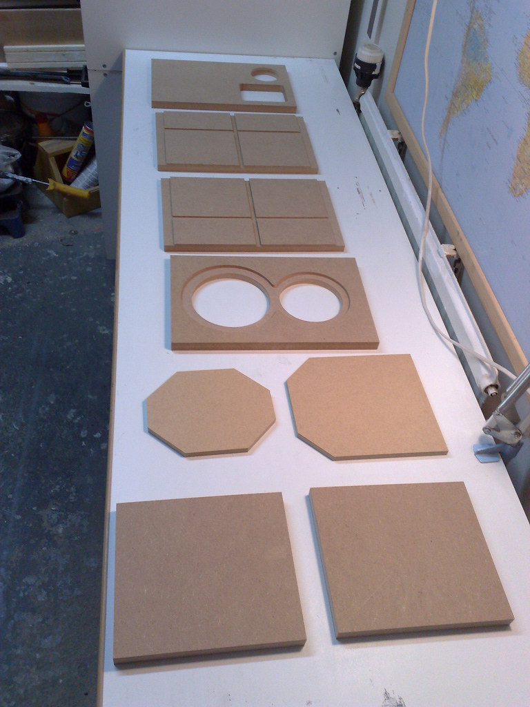 AW-6i kaiuttimen osat