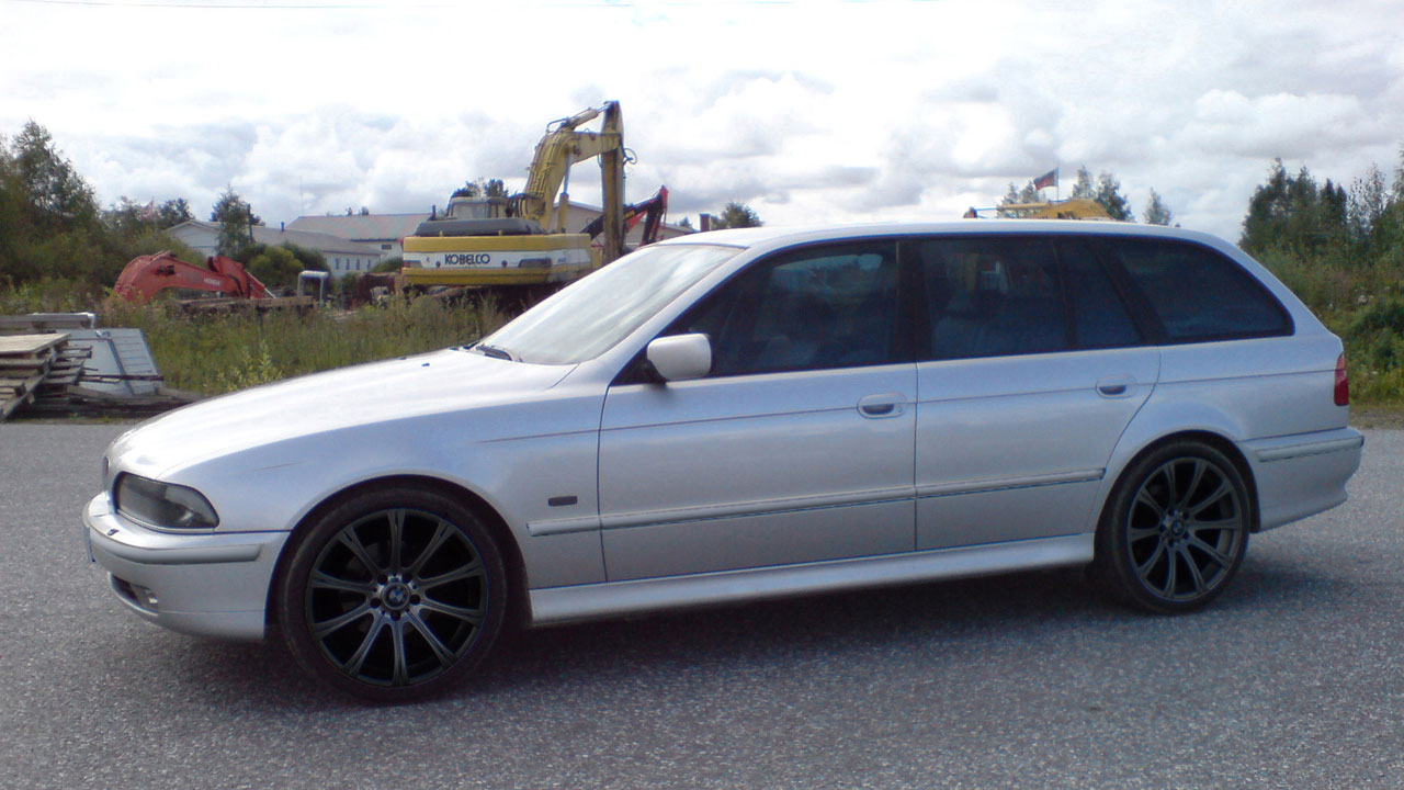 BMW-530dA-Touring_photoshop
