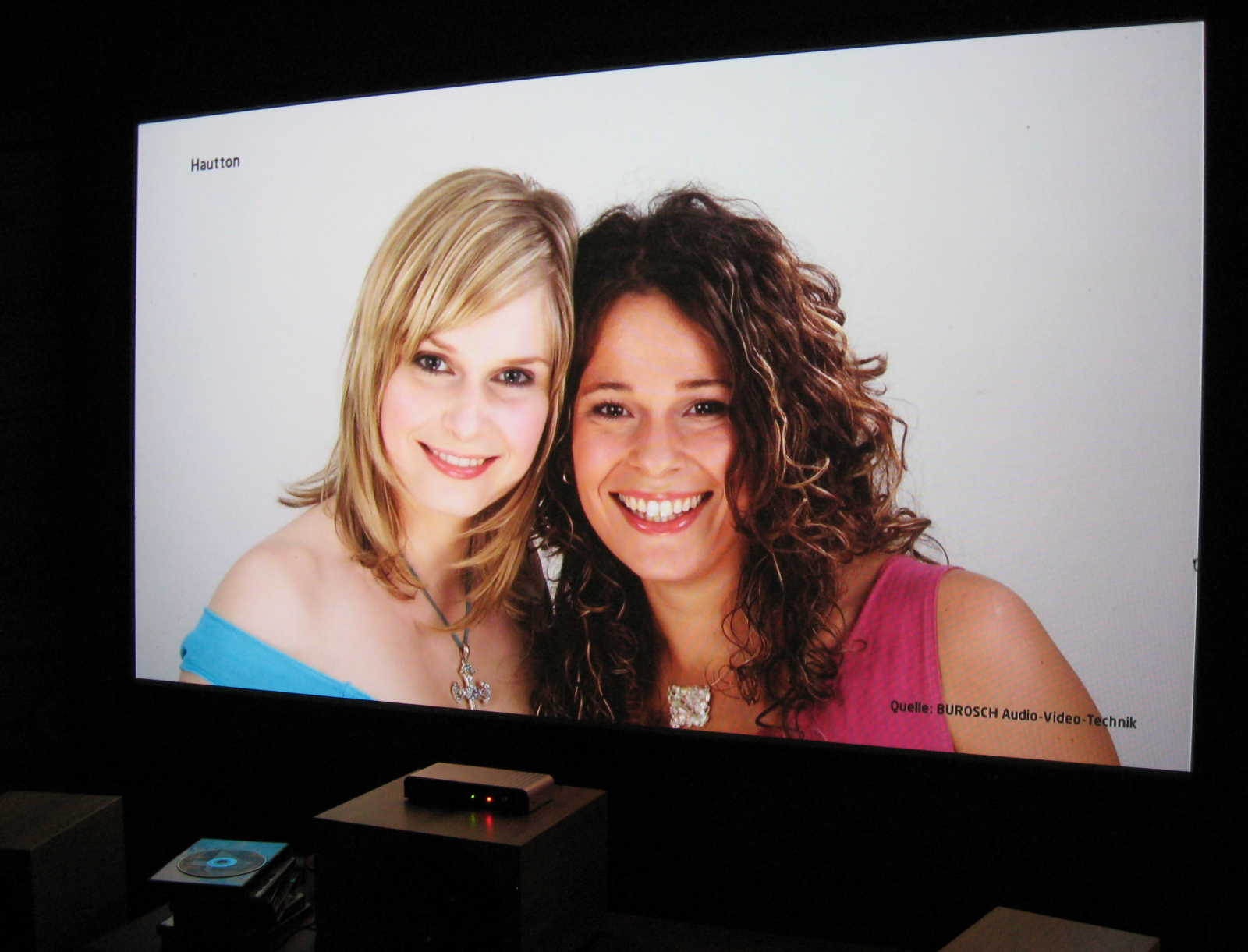 DM 800 PVR kuvaa, epson 720p tykki.