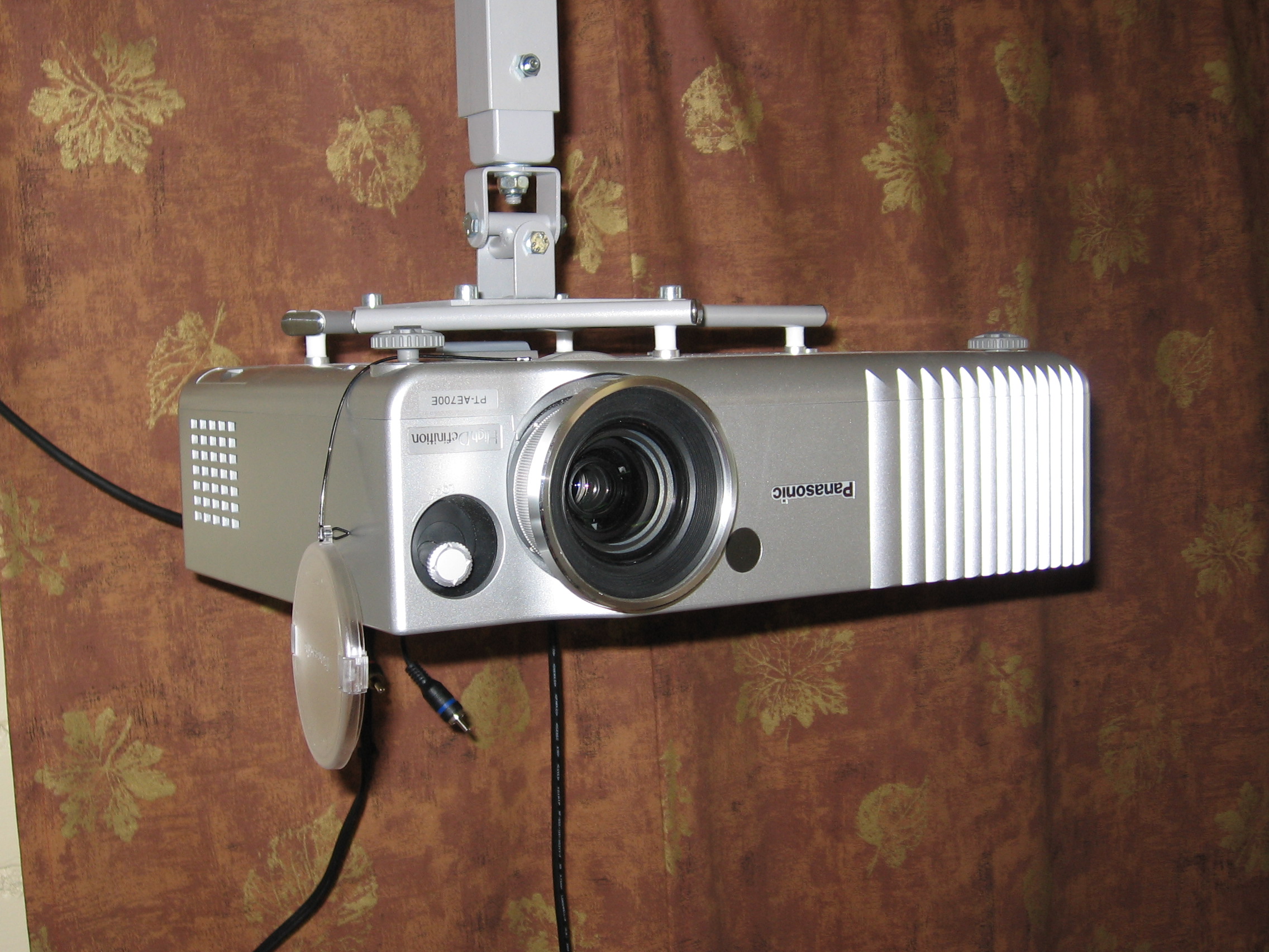 Elokuvakellari - takaseinä