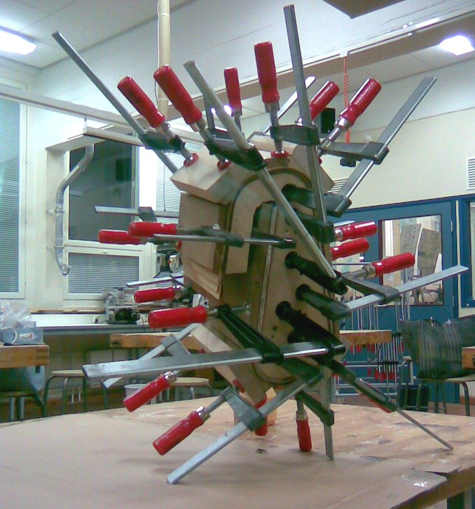 Ensimmäinen puristelu