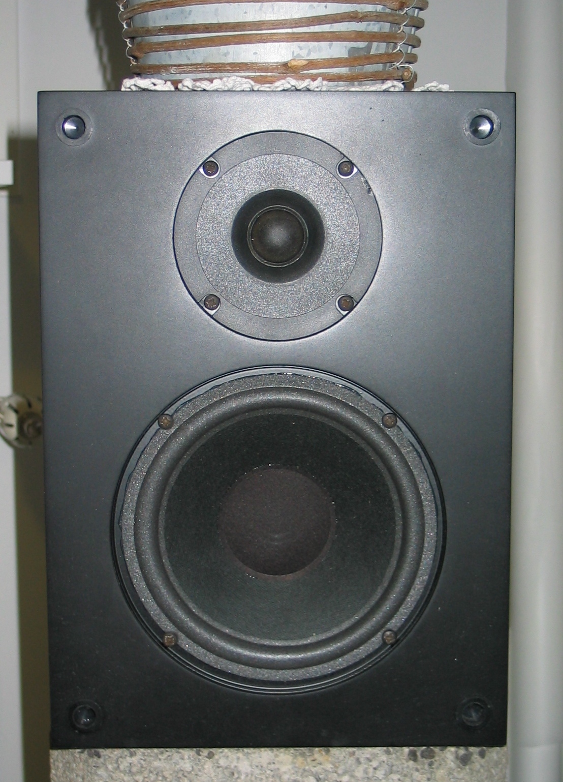 Genelec_1030A_L_V_70