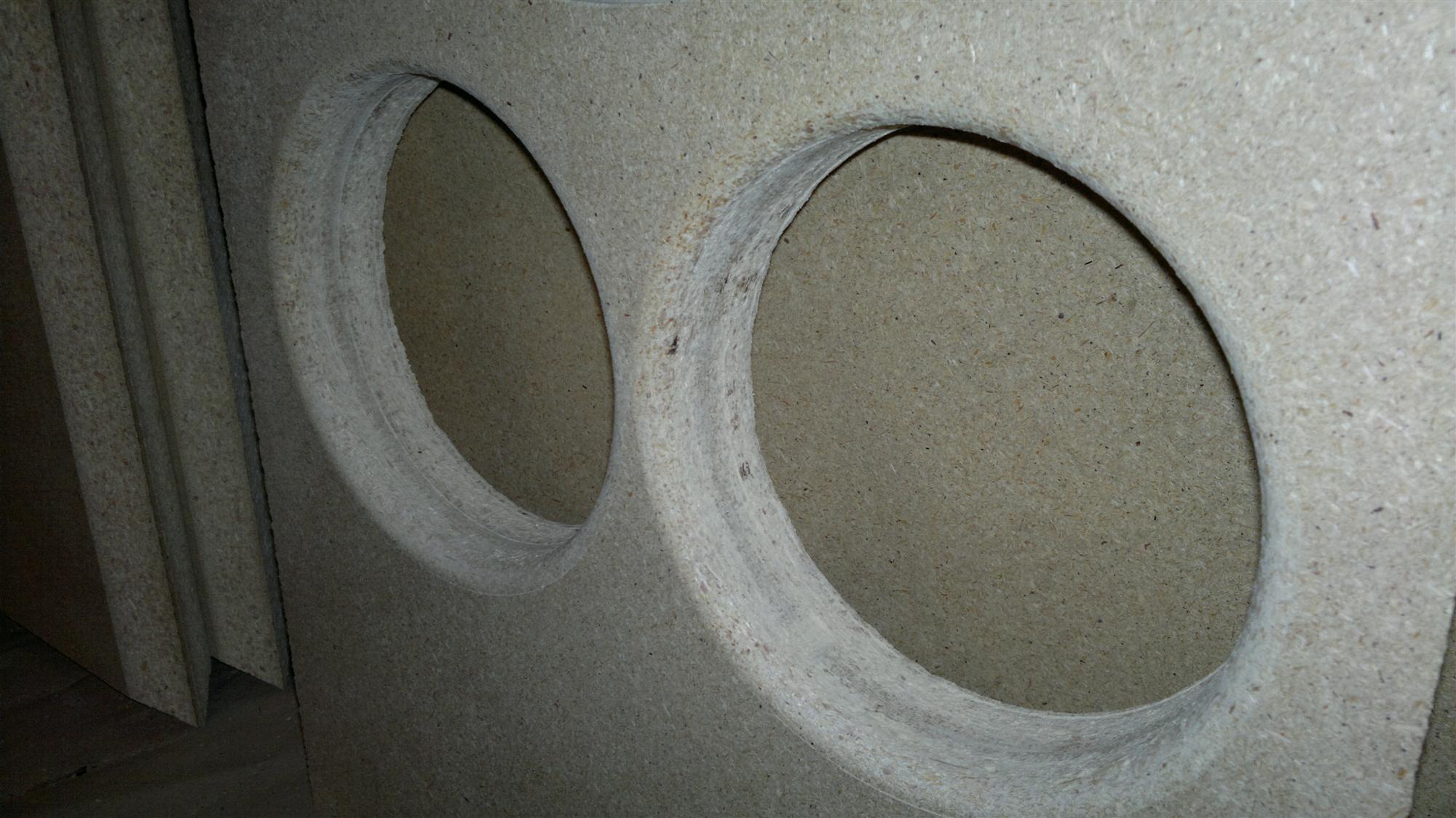 HM-100dB/W refleksiputkien aukot