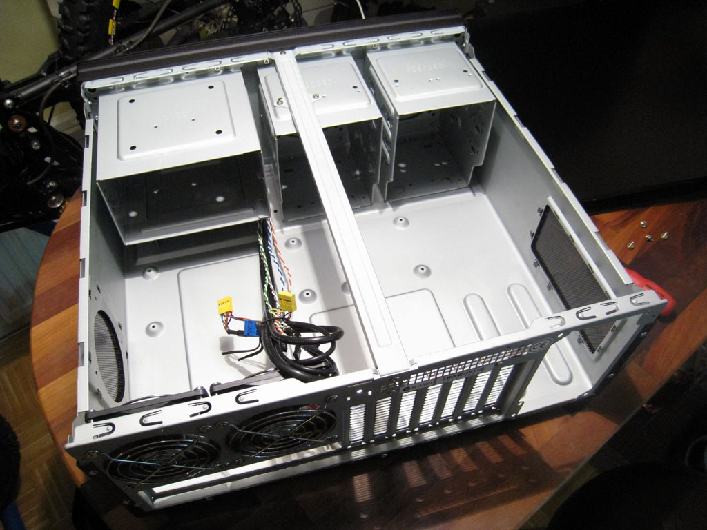 HTPC-projekti - Silverstone LC10b-e