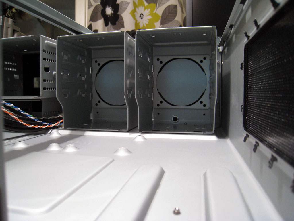 HTPC-projekti - Silverstone LC10b-e