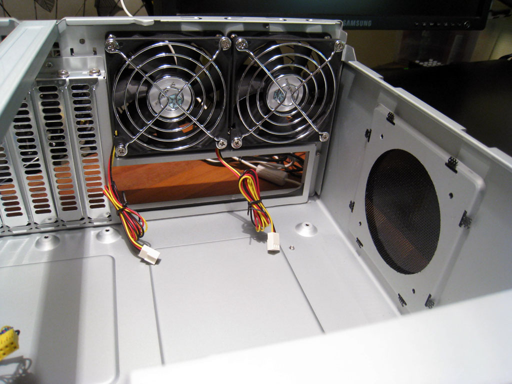 HTPC-projekti - Silverstone LC10b-e