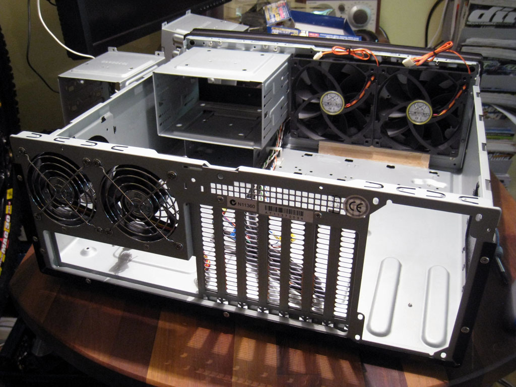 HTPC-projekti - Silverstone LC10b-e