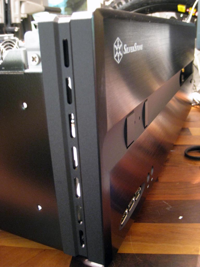 HTPC-projekti - Silverstone LC10b-e