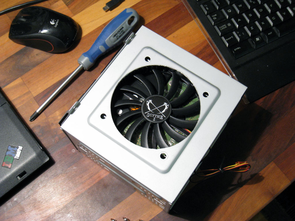 HTPC-projekti - Silverstone LC10b-e