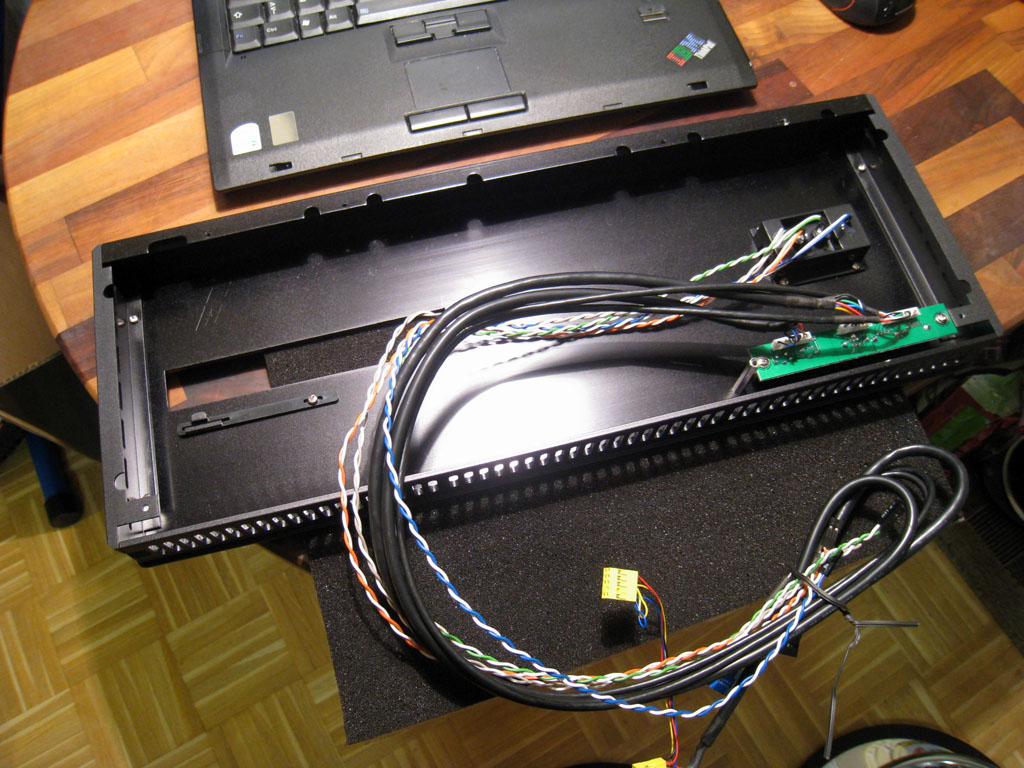 HTPC-projekti - Silverstone LC10b-e