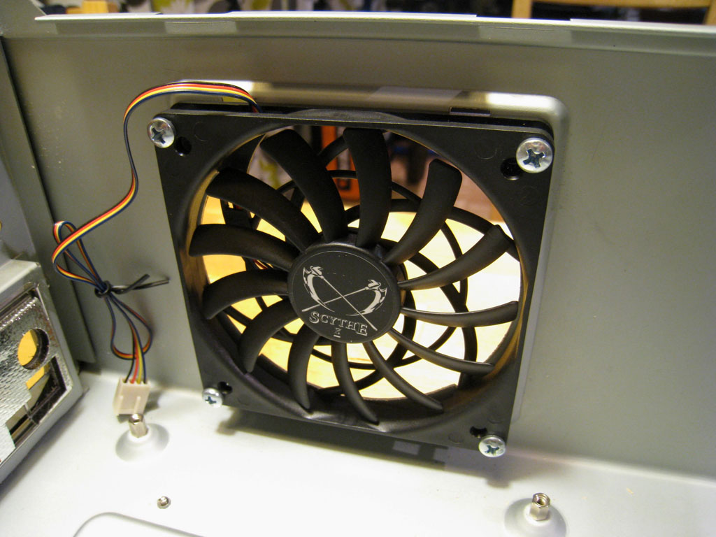 HTPC-projekti - Silverstone LC10b-e