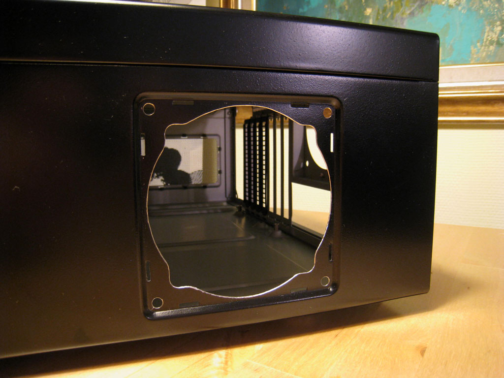 HTPC-projekti - Silverstone LC10b-e