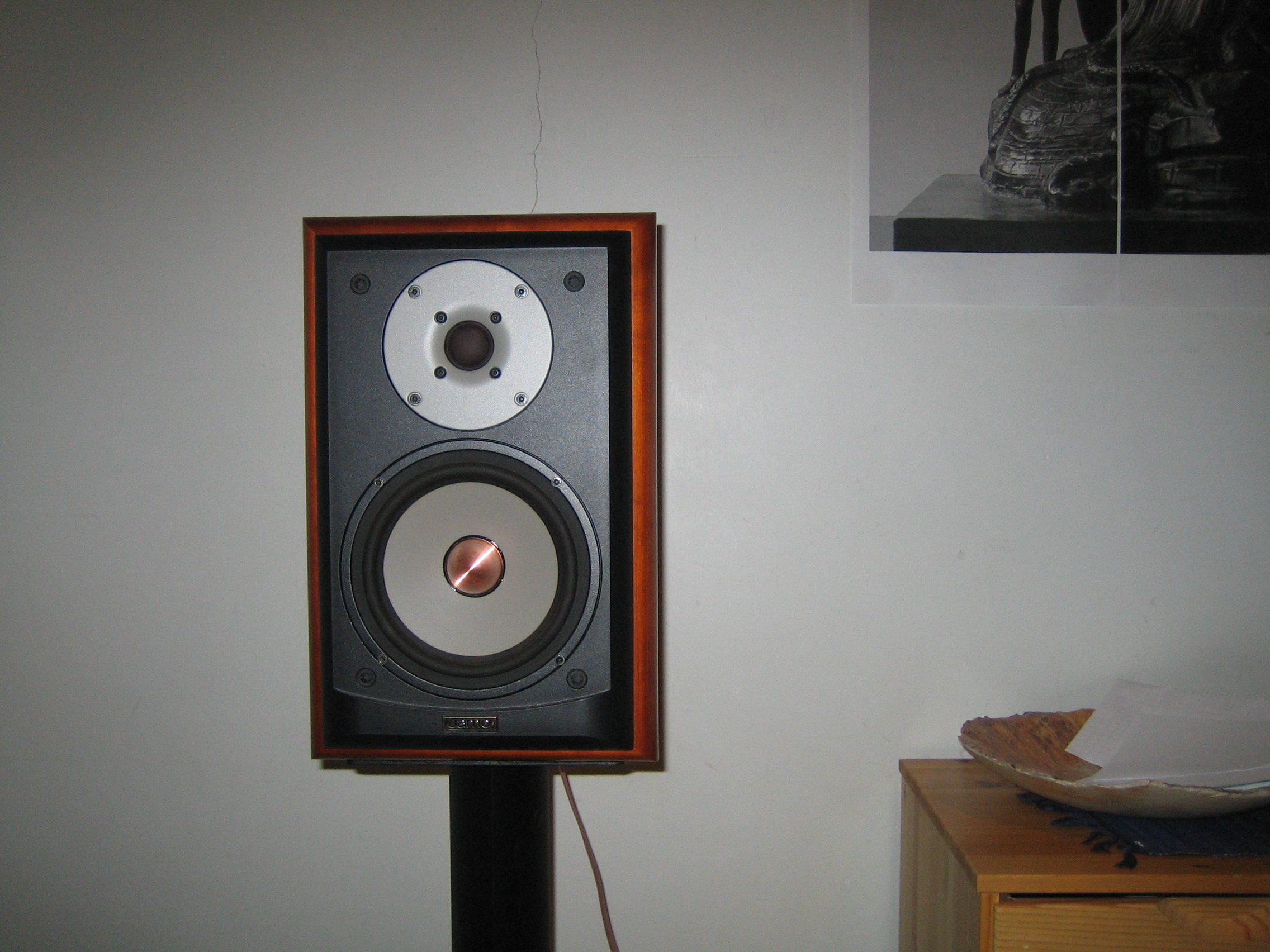 Jamojen uusi uljas koti