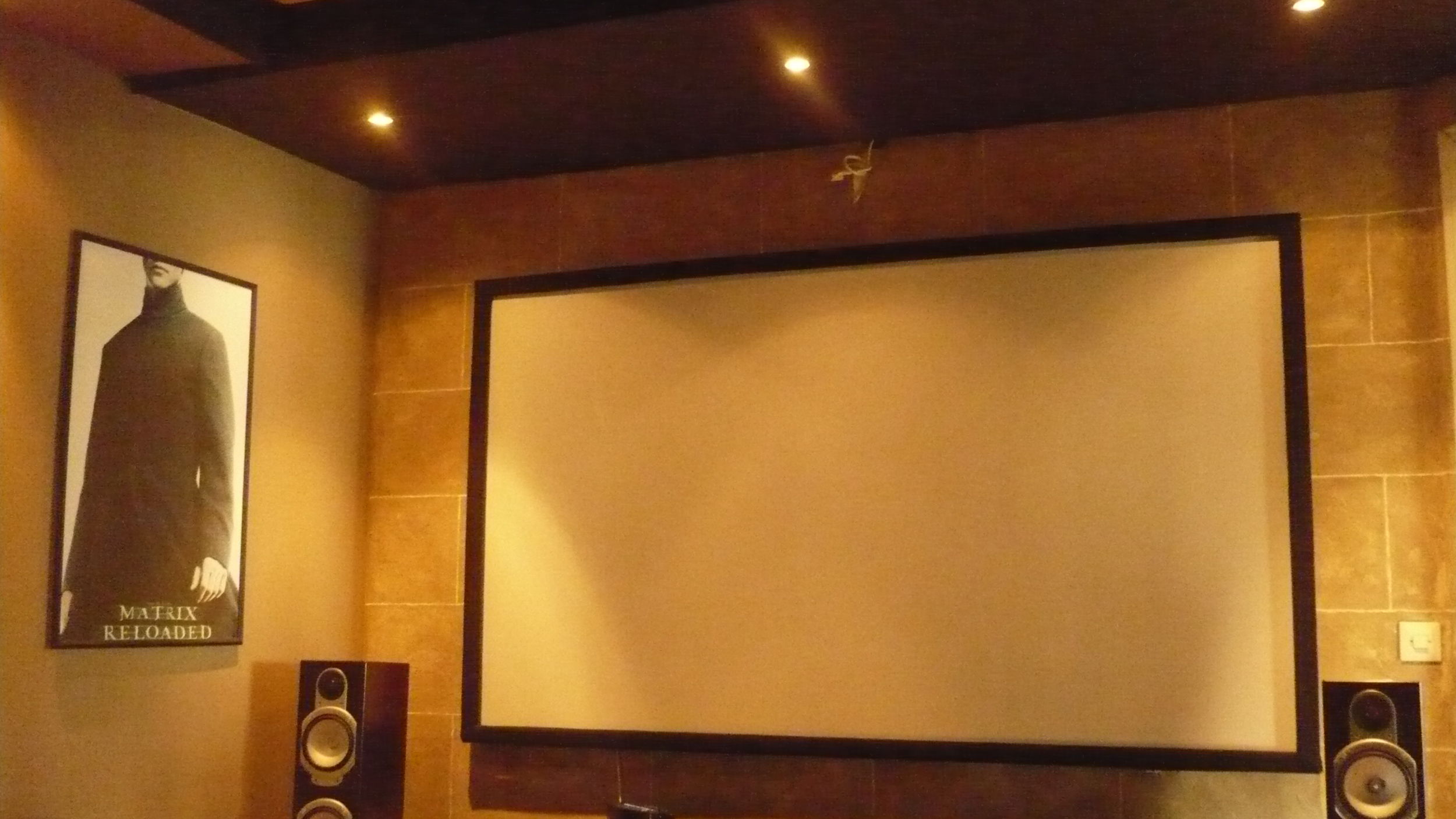 kuvia omasta teatterista!