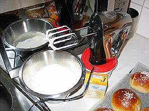 Laskiaspullan kokoamisoperaatio