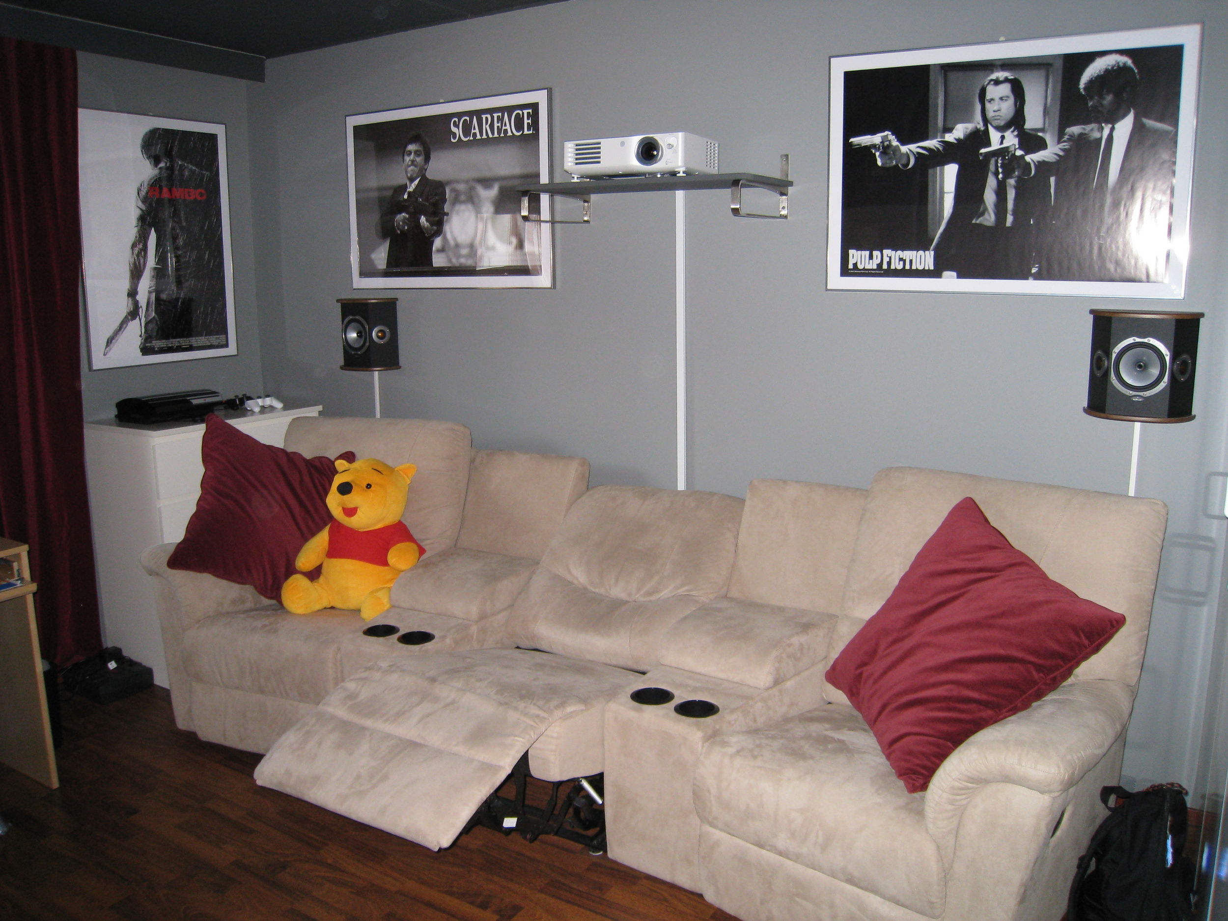 Leffahuoneen takaseinä.