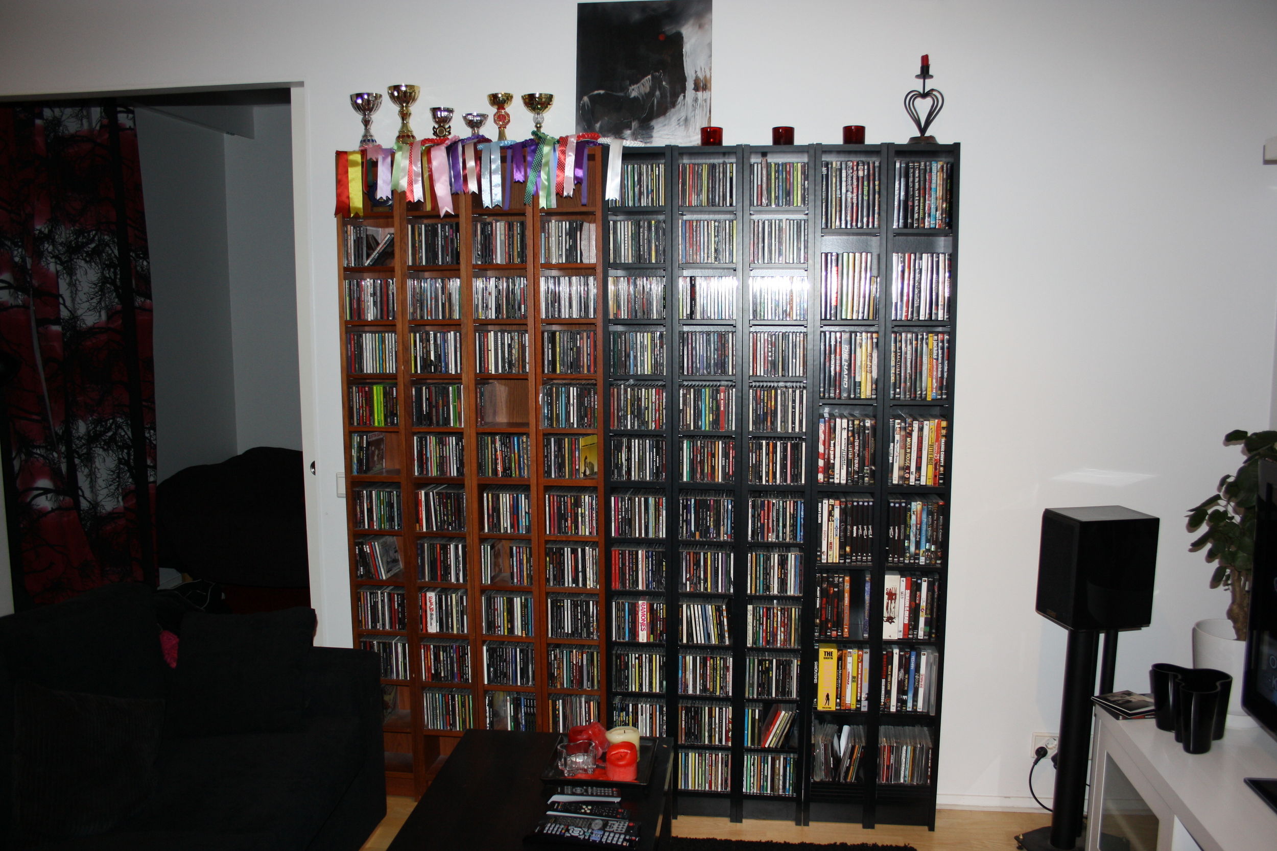 levyhyllystä uusi kuva