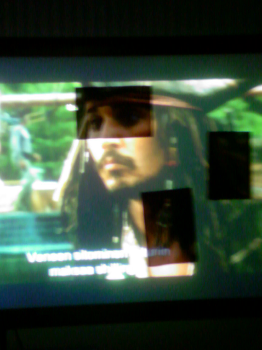 mustan valkokankaan testailua