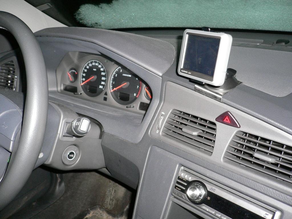 Navin kiinnitys V70 -01