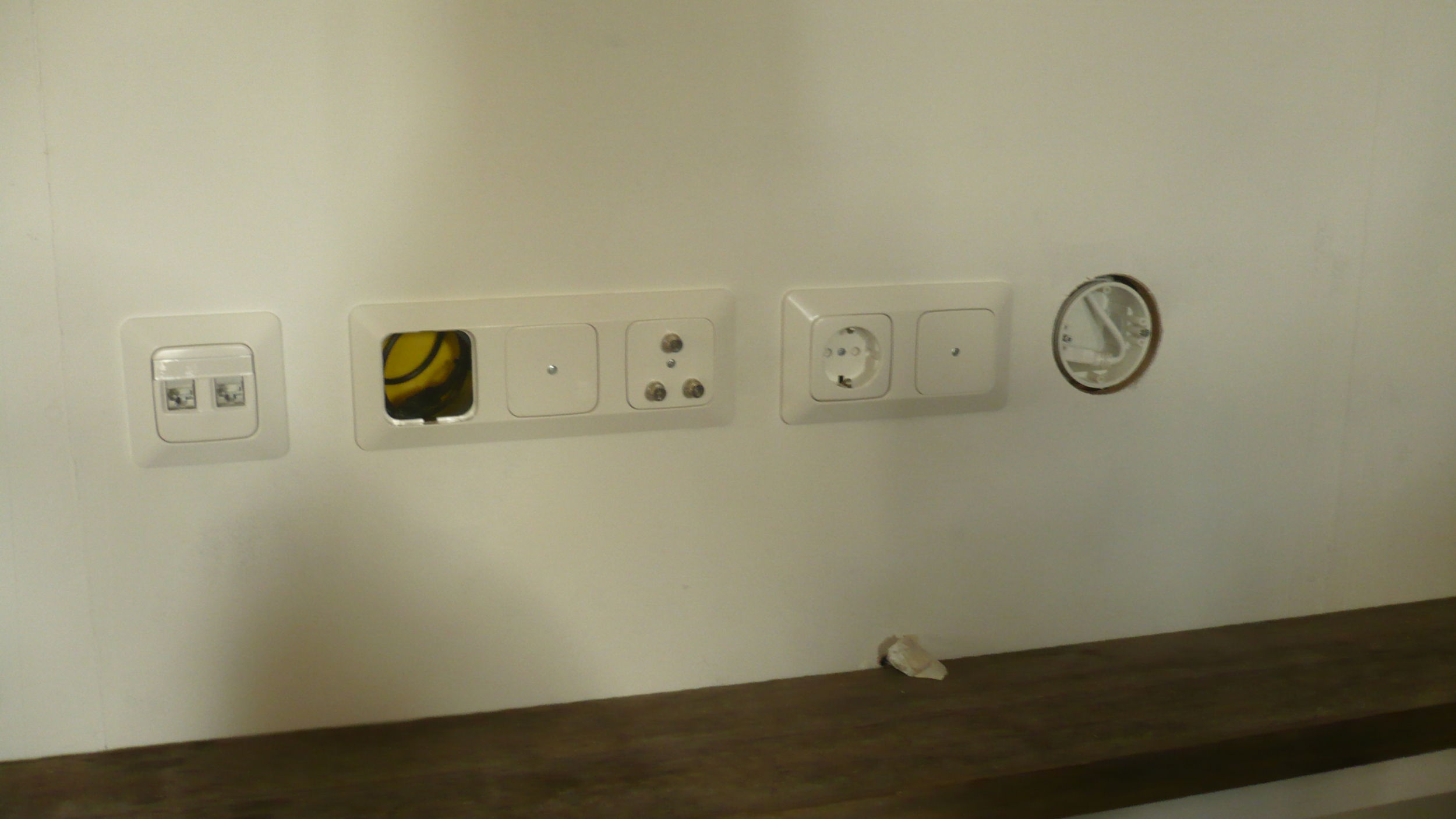 Olohuoneen TV seinä