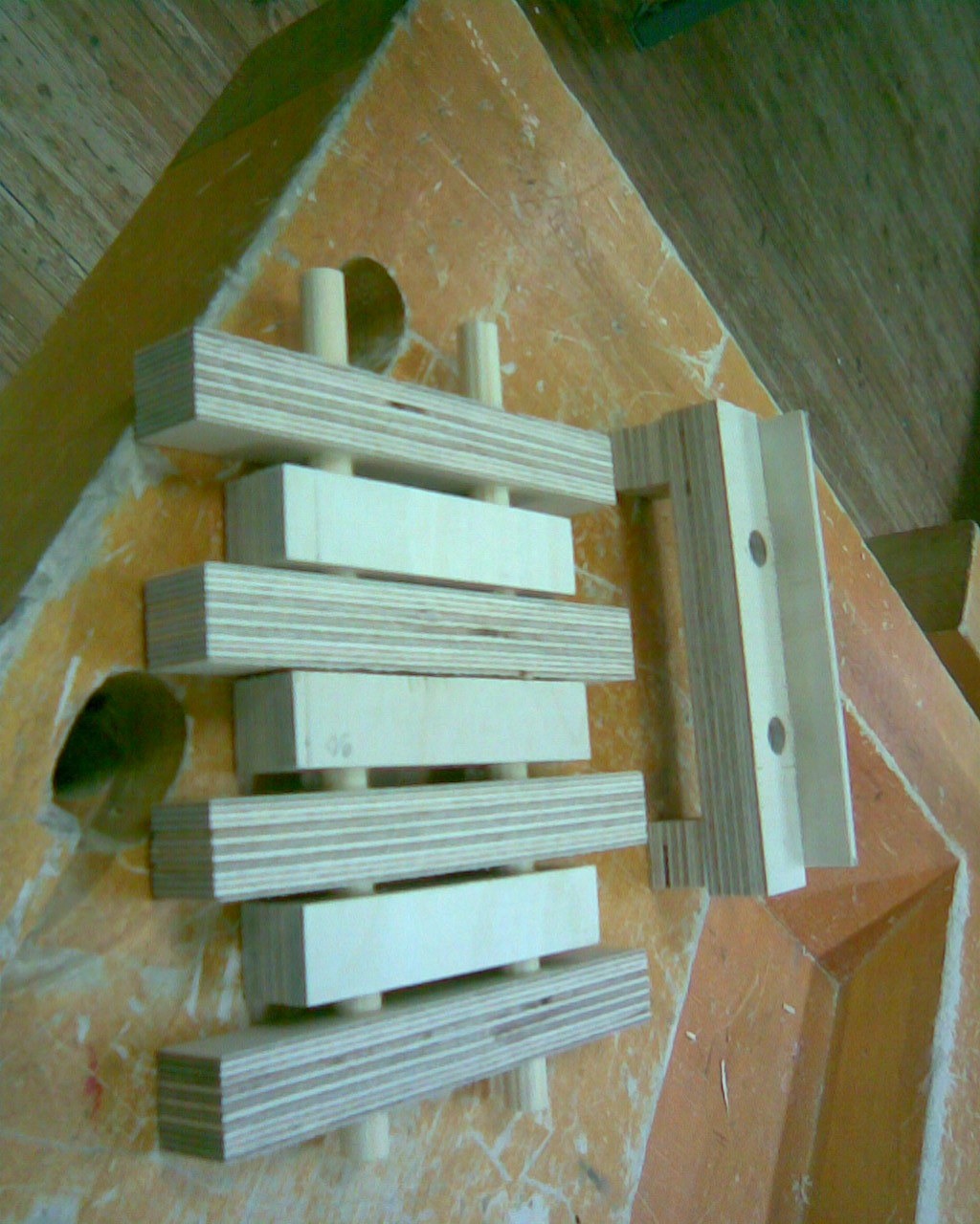 Pohja/kansilevyn ja jigi