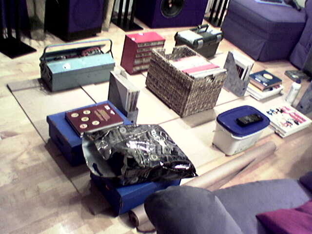 Screenin tukien liimaus