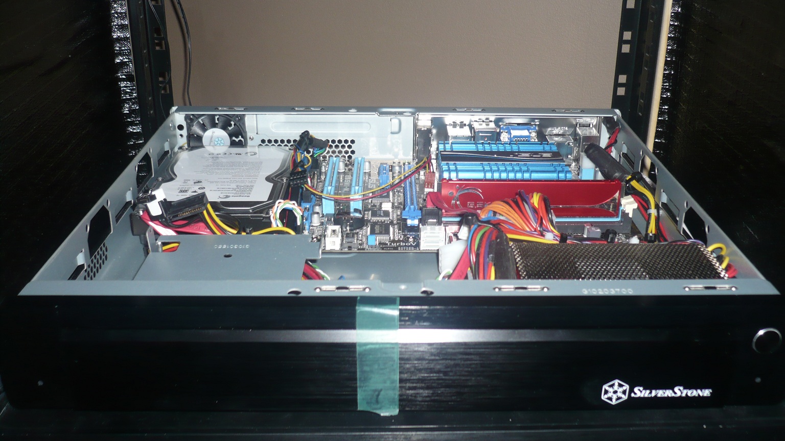 Silverstone LC19B, AMD Fusion