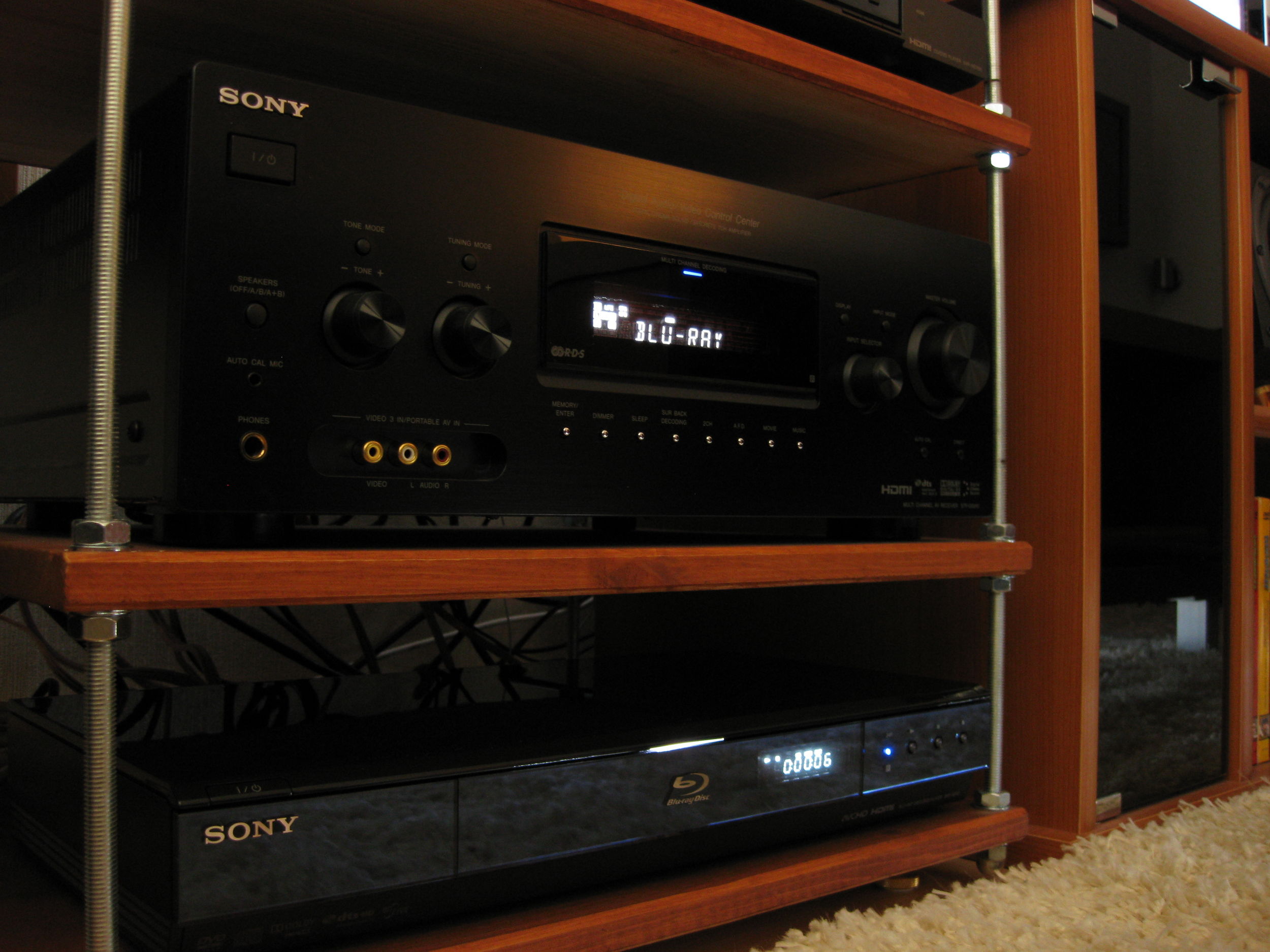 Sony BDP-S550 ja STR-DG910