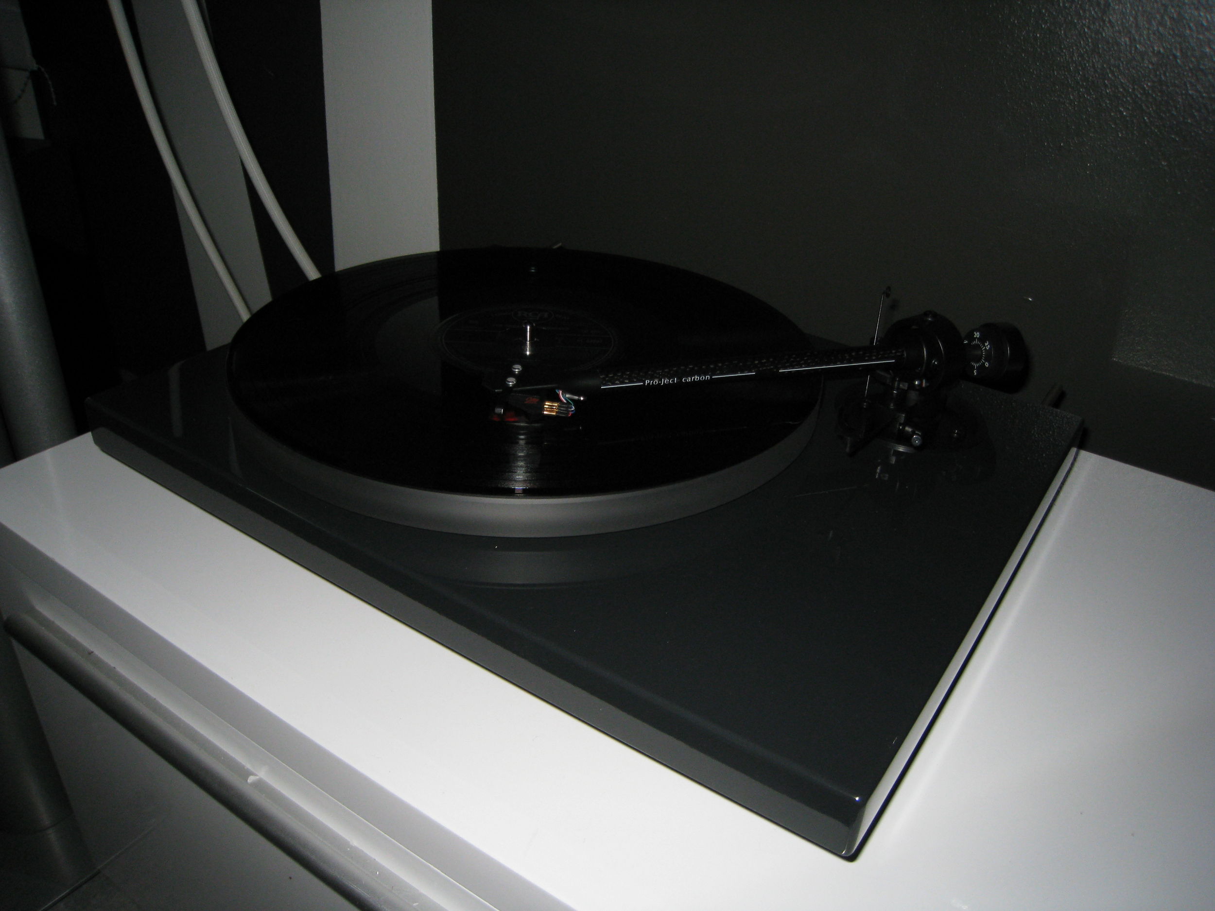 Vinyyliä sen olla pitää